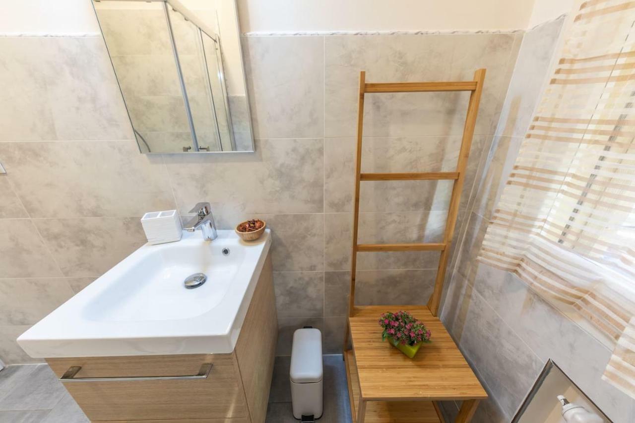 Downtown Bologna Apartment Ngoại thất bức ảnh